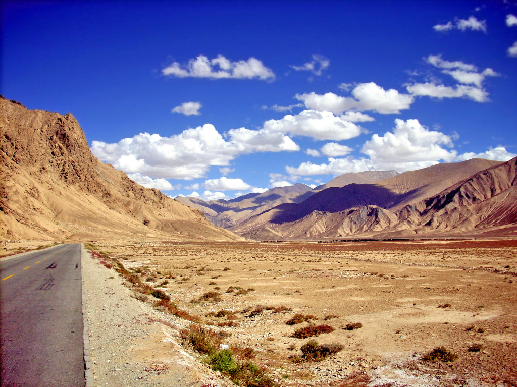 Xinjiang - baren landscape with road
