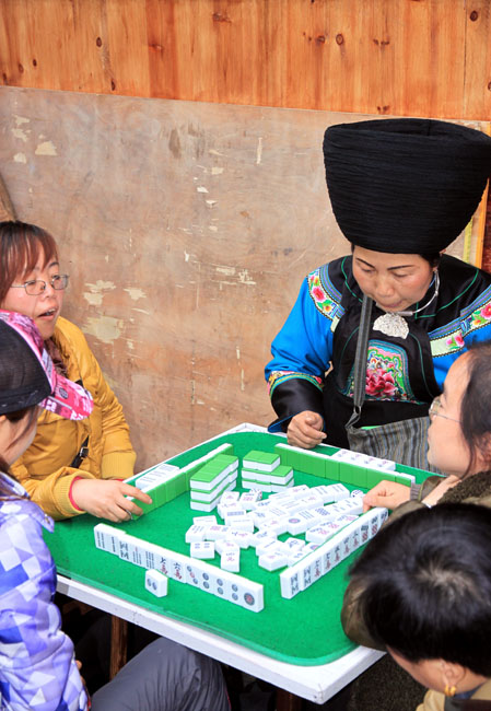 shutterstock_109102394 Hunan, People playing mahjong