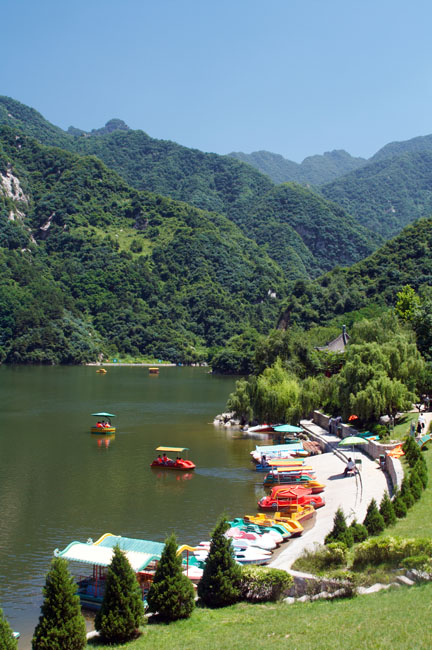 shutterstock_15081829 Shanxi, Lake in the Cuihua mountain