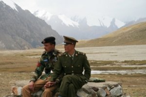 Chinese and Pakistani border guards